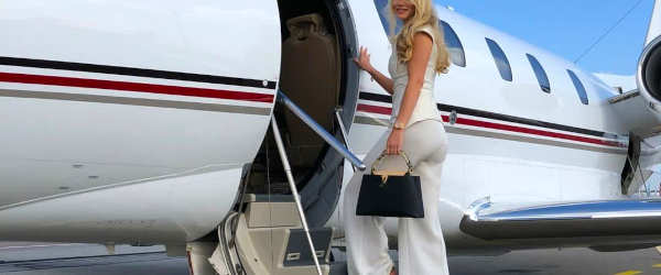 Marbella Escort Plane Date